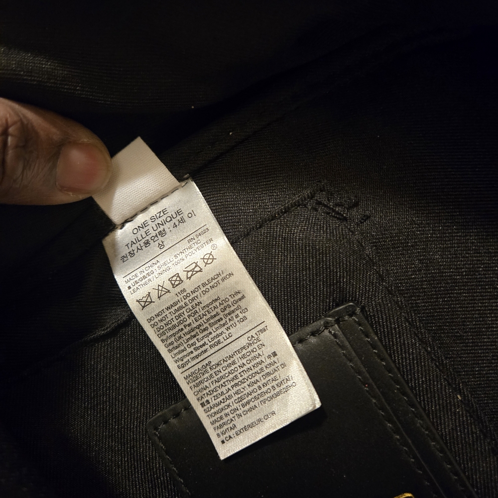 GAP Small Black Backpack with Pockets - Picture 6 of 11